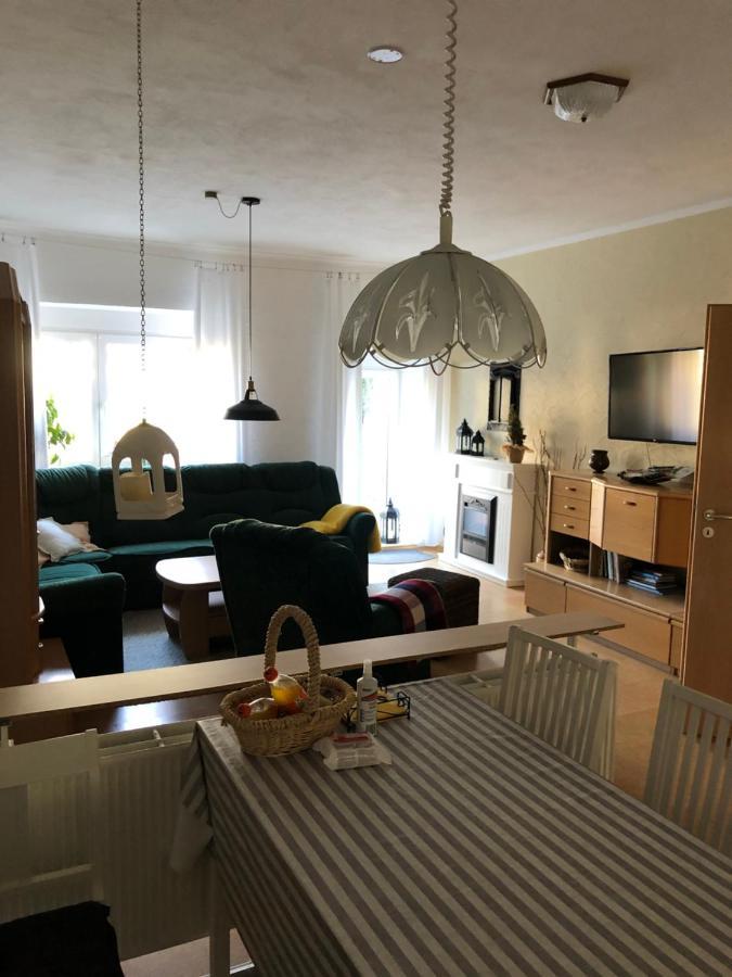 Ferienappartment Mit Schlafzimmer Farschweiler Exterior foto