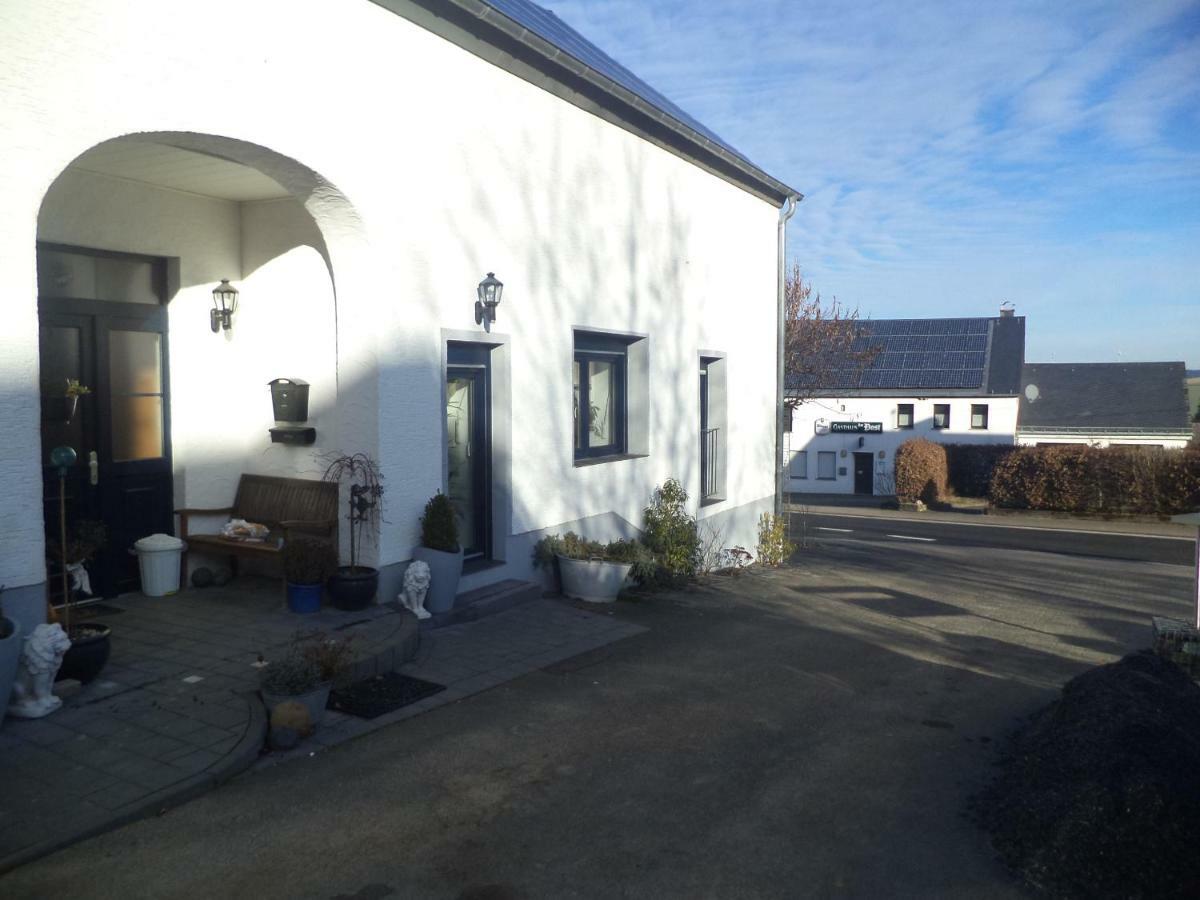 Ferienappartment Mit Schlafzimmer Farschweiler Exterior foto