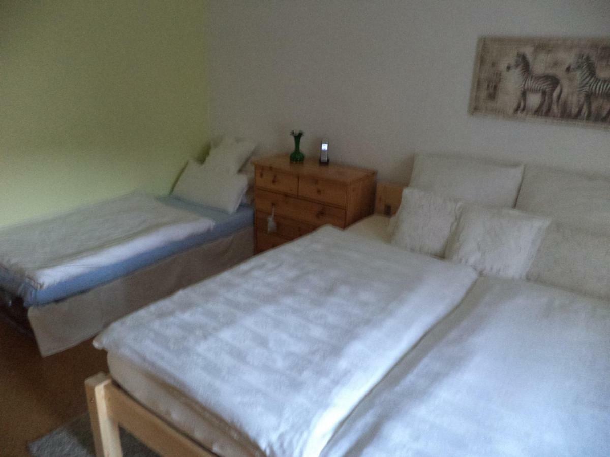 Ferienappartment Mit Schlafzimmer Farschweiler Exterior foto