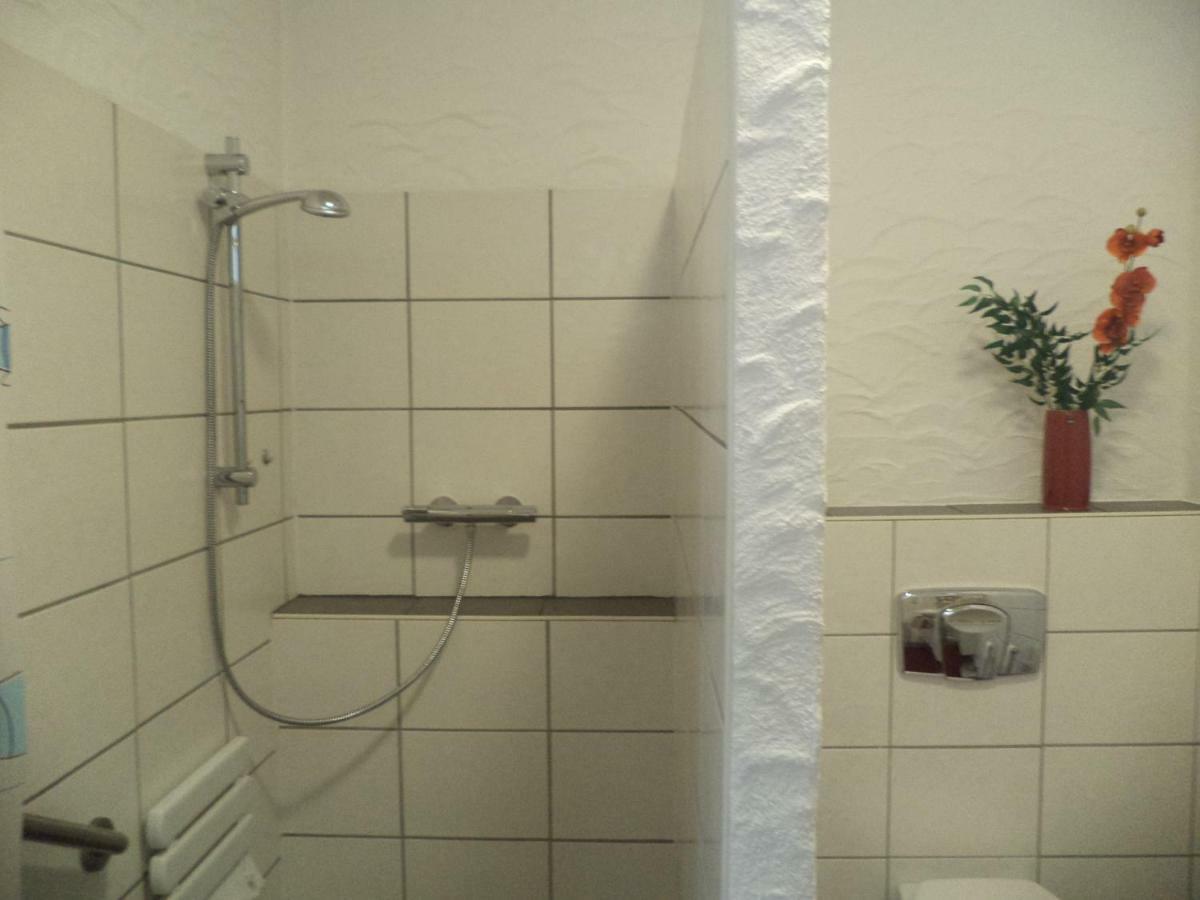 Ferienappartment Mit Schlafzimmer Farschweiler Exterior foto